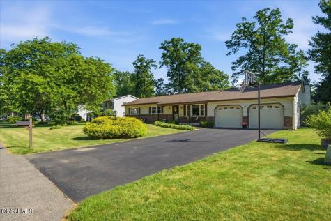 7 Turnberry Lane Clifton Park NY 12065