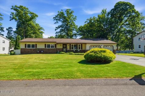 7 Turnberry Lane Clifton Park NY 12065