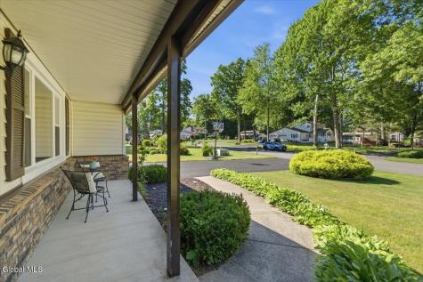 7 Turnberry Lane Clifton Park NY 12065