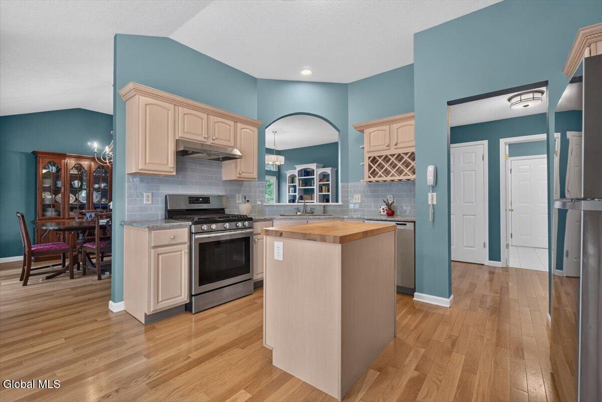 30 Mayfield Drive Clifton Park NY 12065