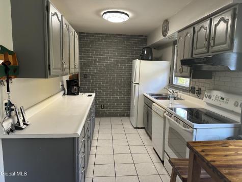 23 Shanks Place Delmar NY 12054