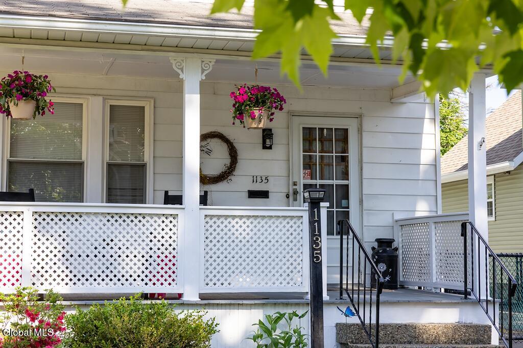 1135 Baker Avenue Schenectady NY 12309