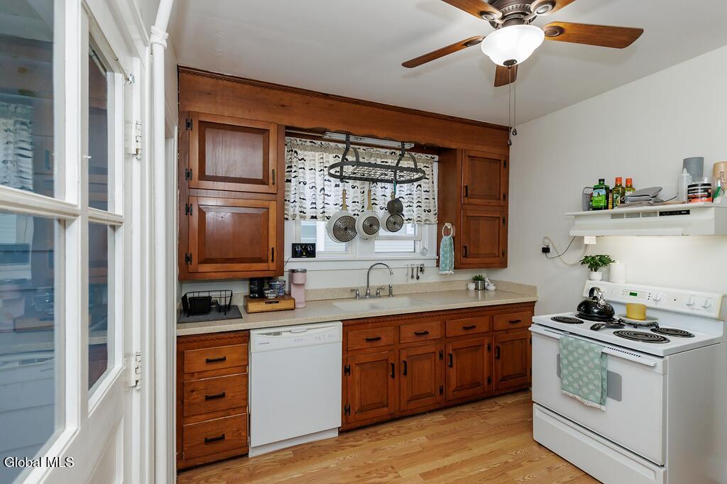 1135 Baker Avenue Schenectady NY 12309