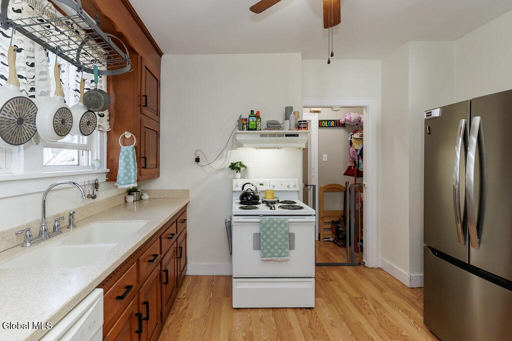 1135 Baker Avenue Schenectady NY 12309