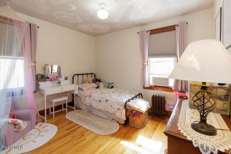 1135 Baker Avenue Schenectady NY 12309