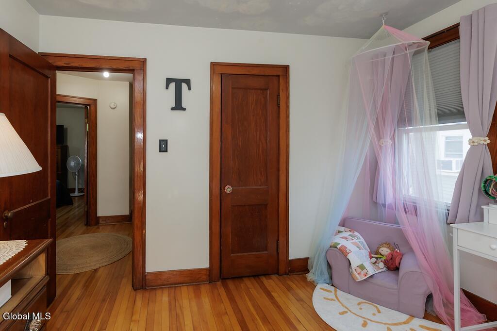 1135 Baker Avenue Schenectady NY 12309