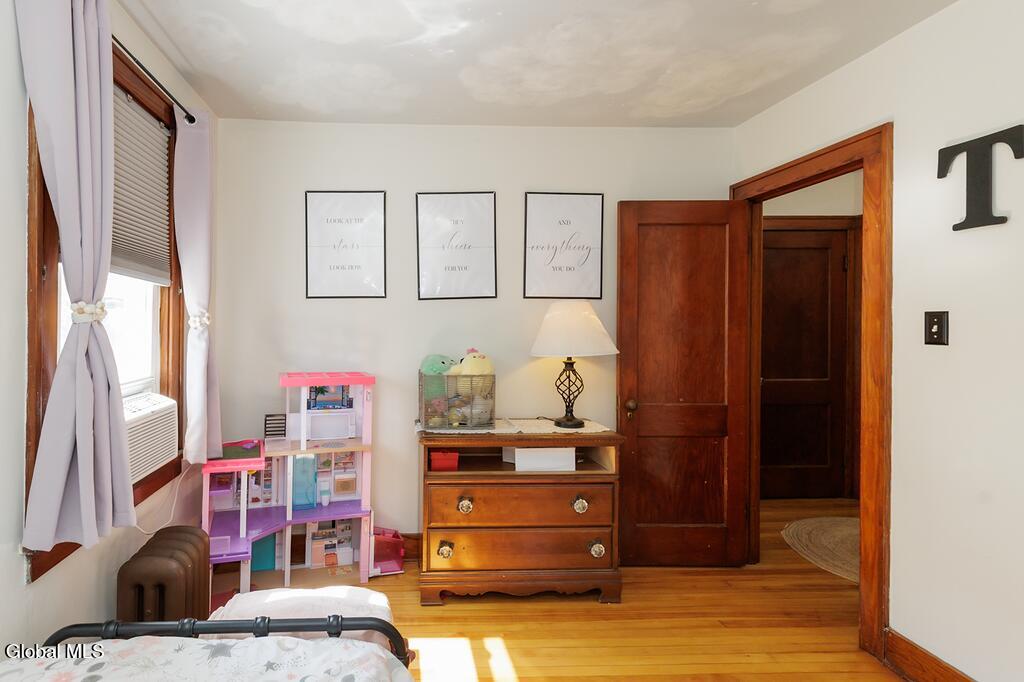 1135 Baker Avenue Schenectady NY 12309