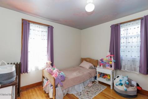 1135 Baker Avenue Schenectady NY 12309