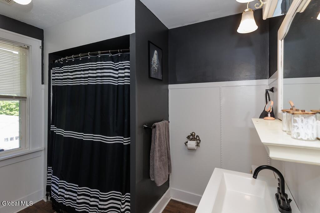 1135 Baker Avenue Schenectady NY 12309