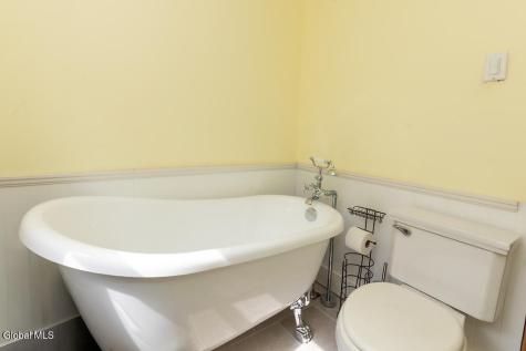 20 Halcyon Street Scotia NY 12302
