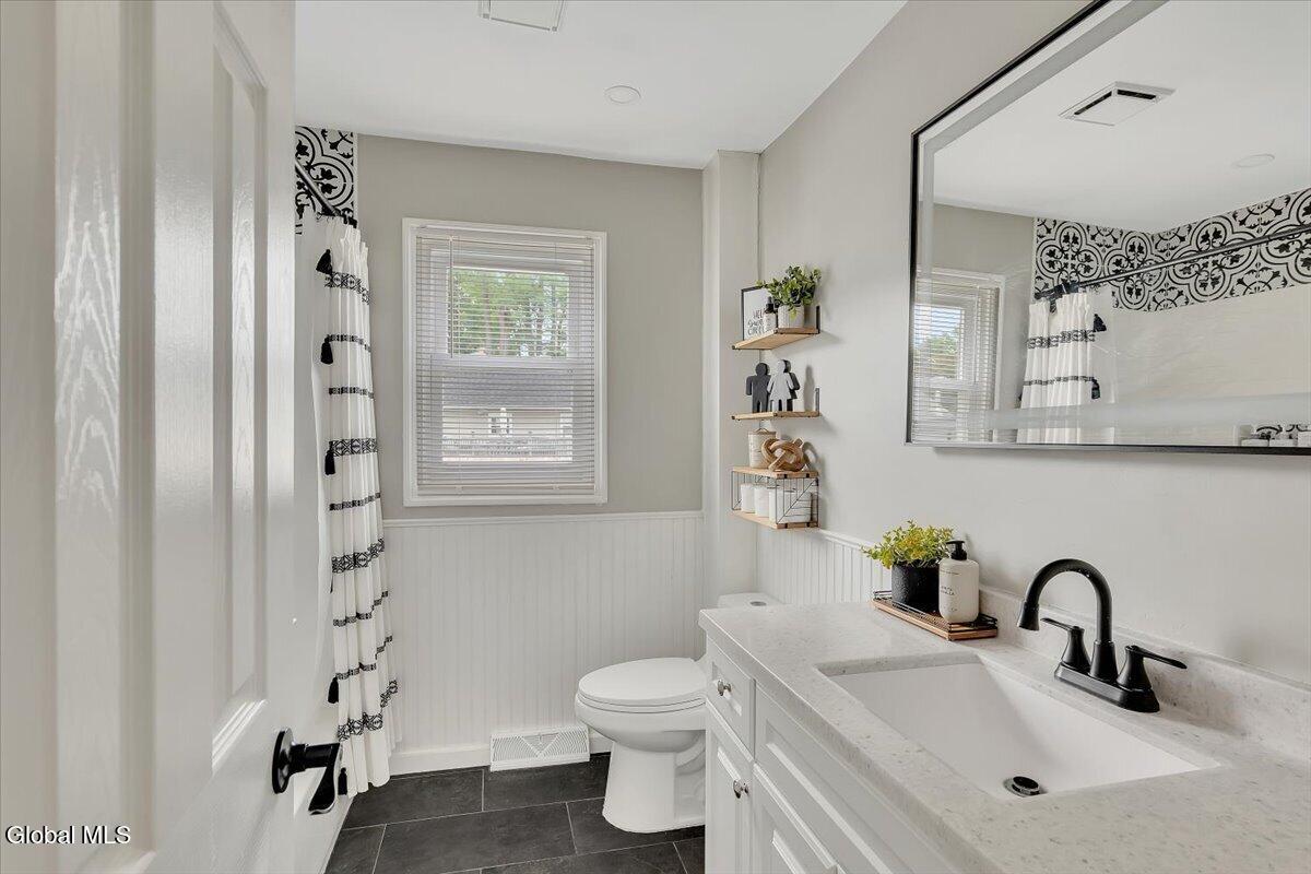 143 Ray Avenue Schenectady NY 12304
