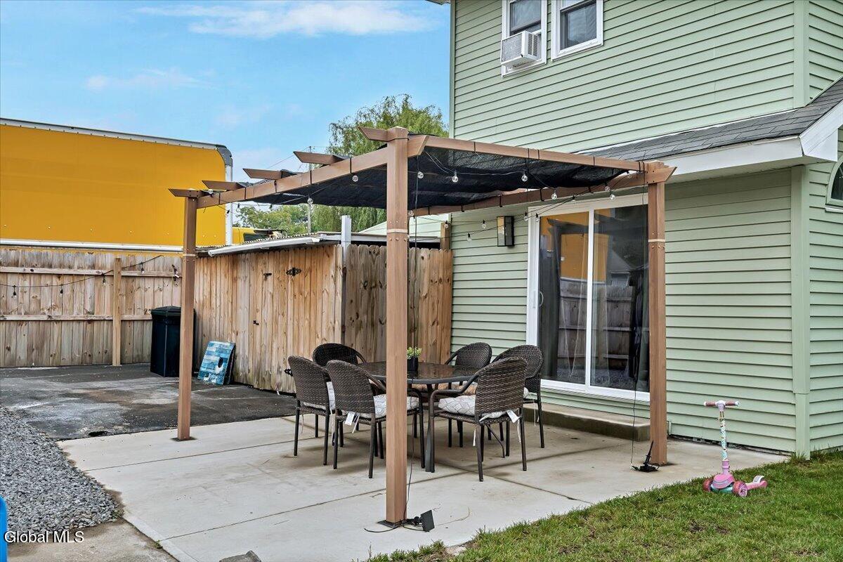 143 Ray Avenue Schenectady NY 12304