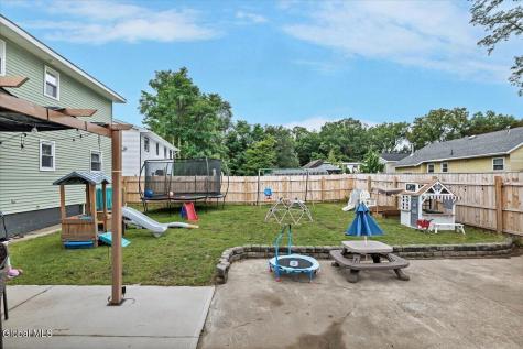 143 Ray Avenue Schenectady NY 12304