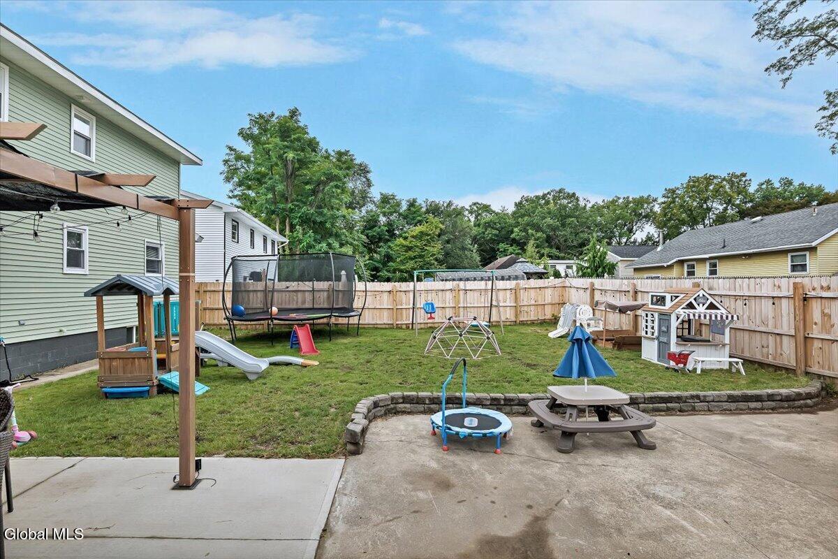 143 Ray Avenue Schenectady NY 12304
