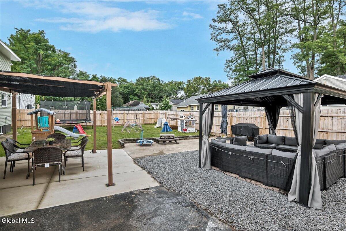 143 Ray Avenue Schenectady NY 12304