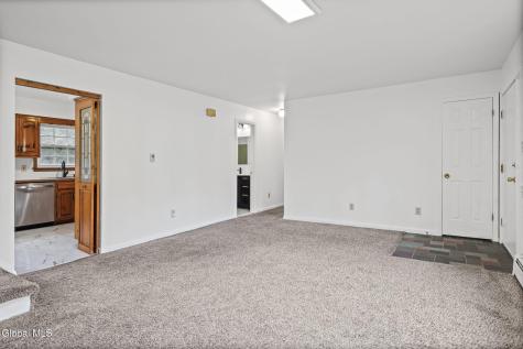 132 Sylvia Lane Schenectady NY 12306