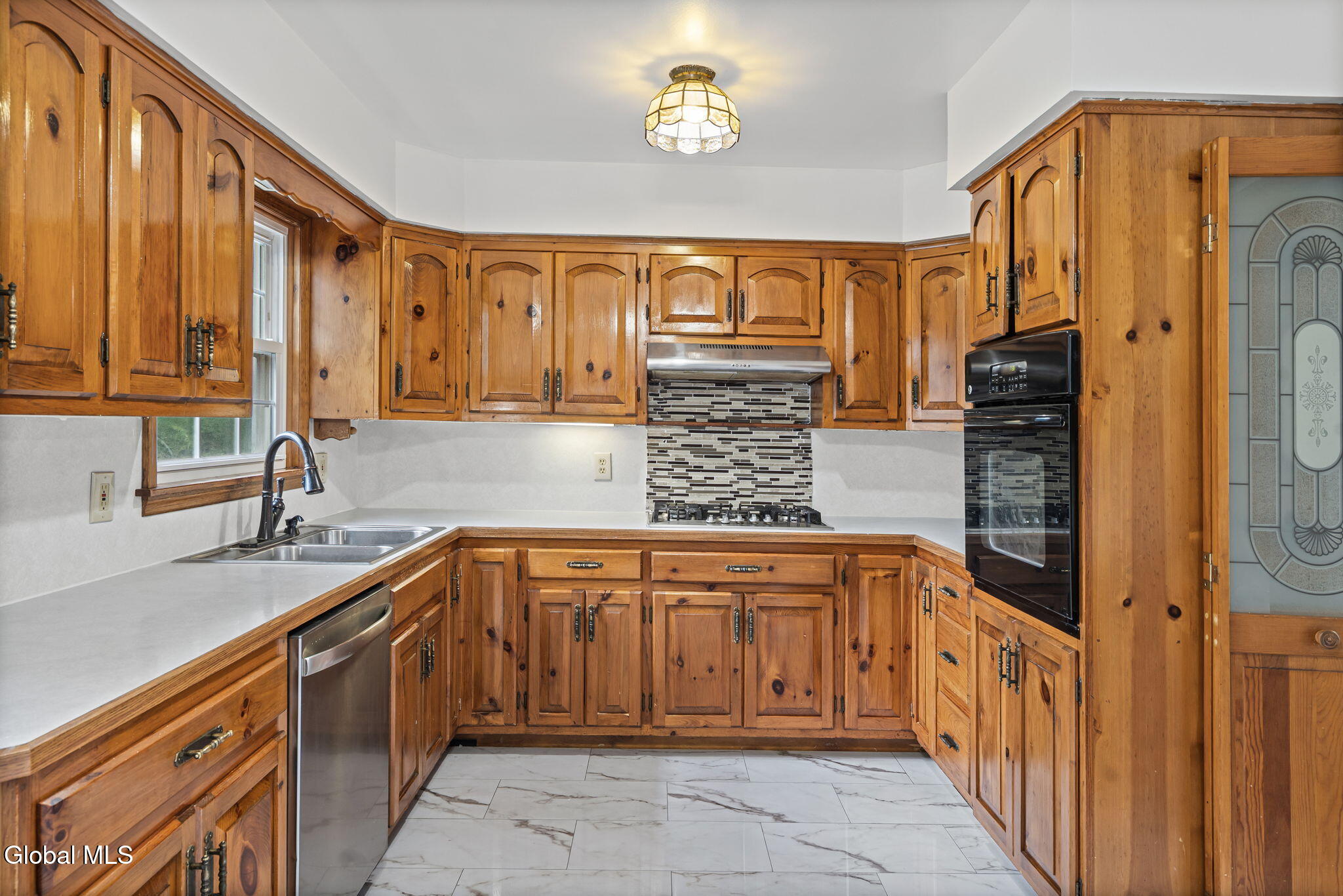 132 Sylvia Lane Schenectady NY 12306