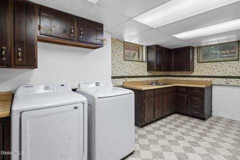 132 Sylvia Lane Schenectady NY 12306