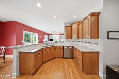 29 Heritage Court Cohoes NY 12047