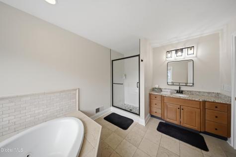 29 Heritage Court Cohoes NY 12047