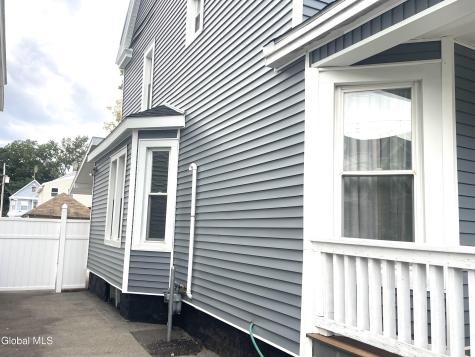 71 Elder Street Schenectady NY 12304