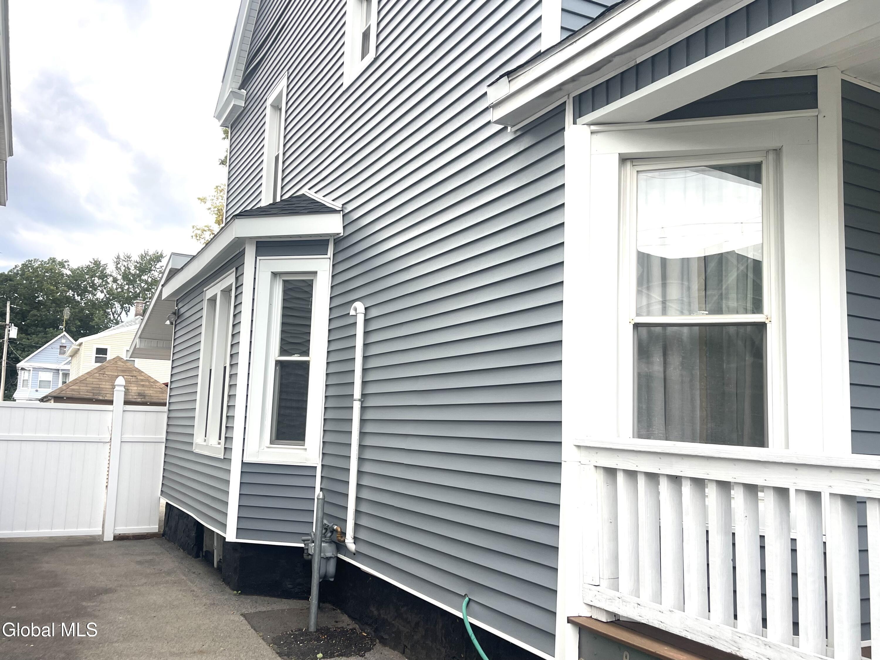 71 Elder Street Schenectady NY 12304