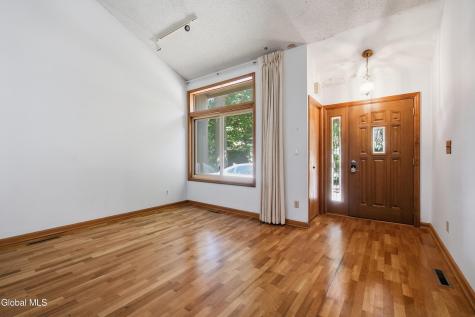 20 W Skyview Drive Cohoes NY 12047
