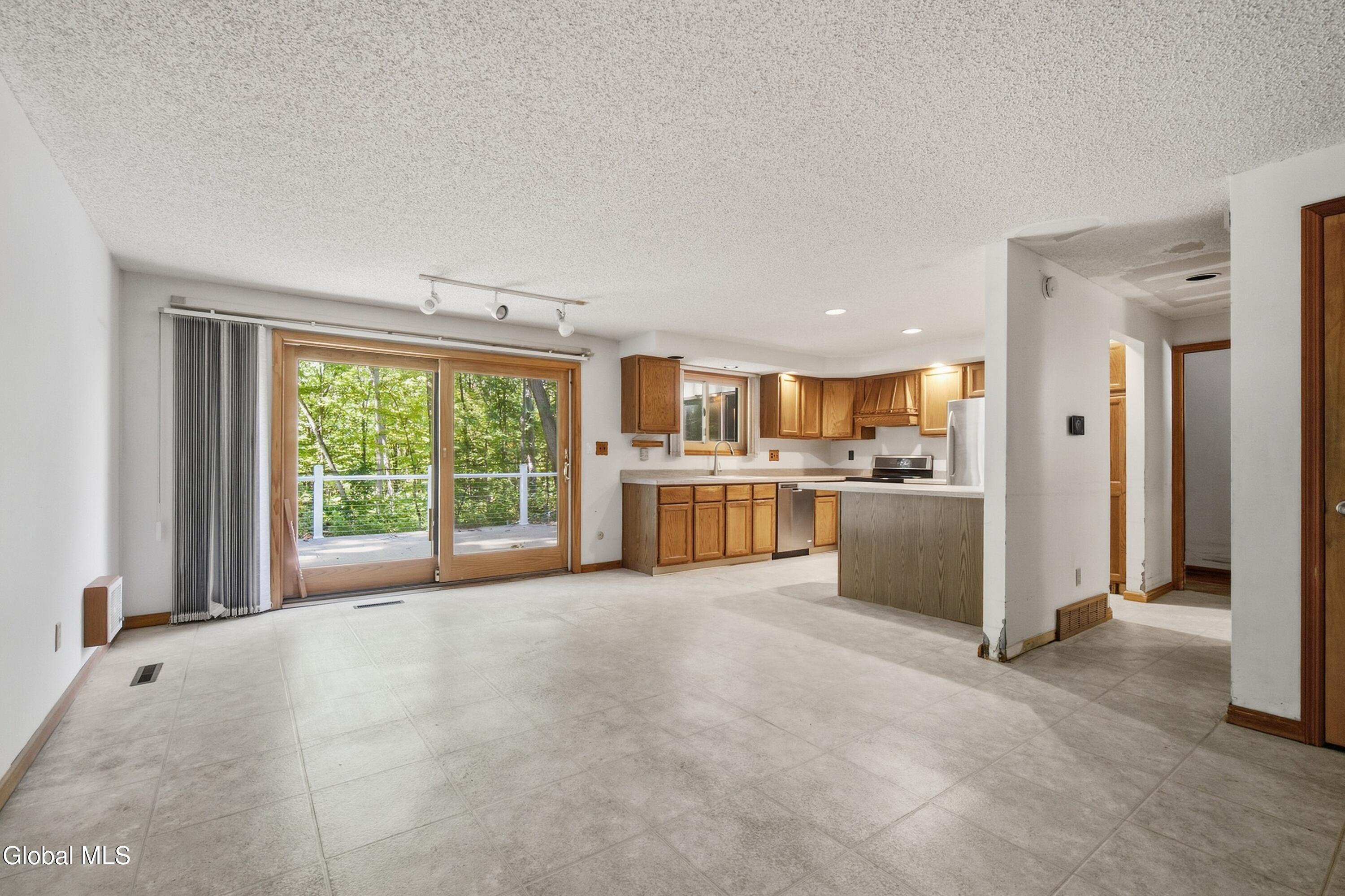 20 W Skyview Drive Cohoes NY 12047