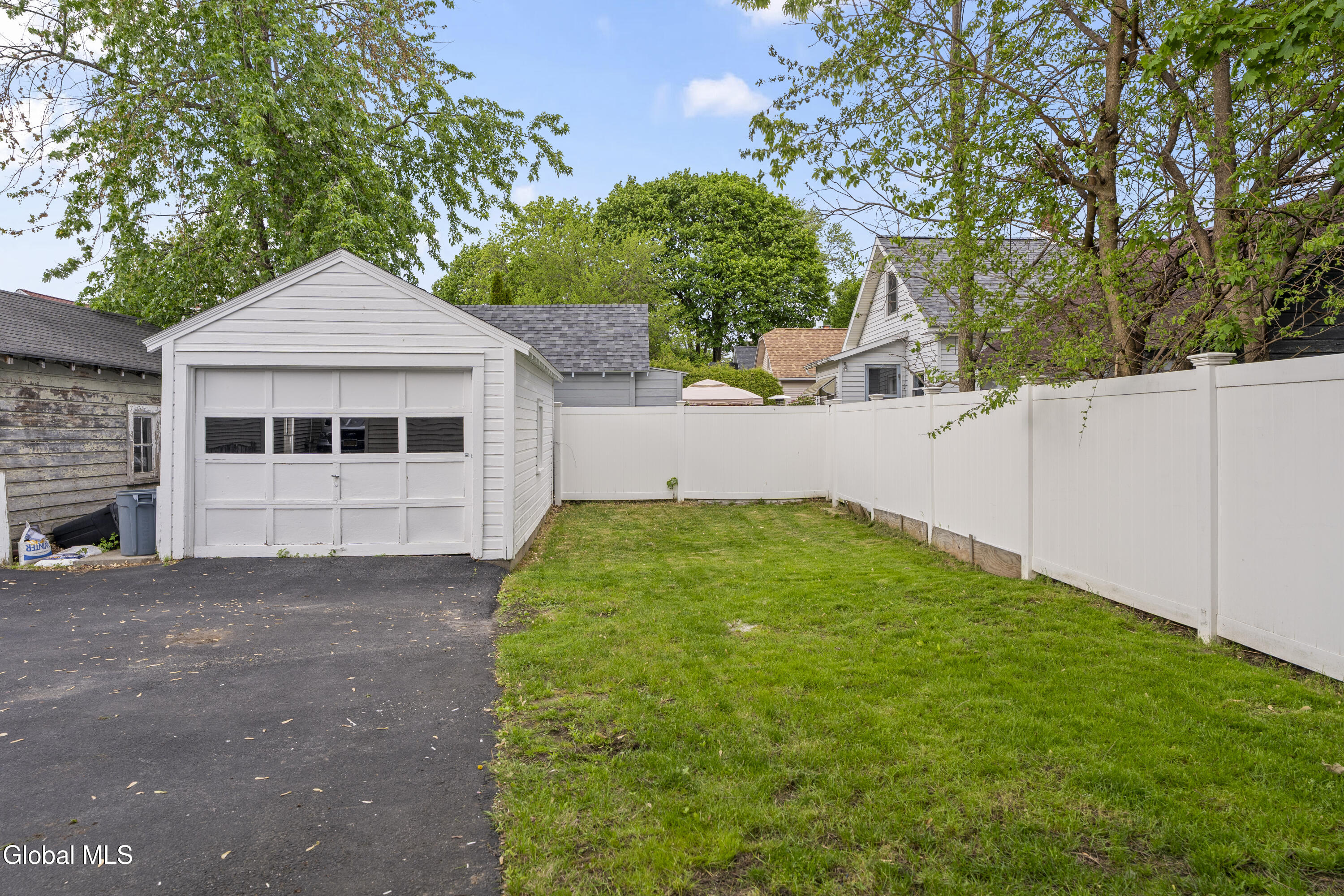 106 Lark Street Schenectady NY 12302