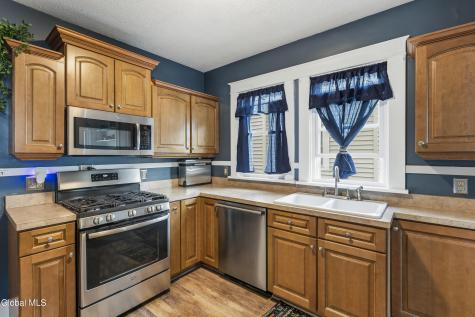 106 Lark Street Schenectady NY 12302