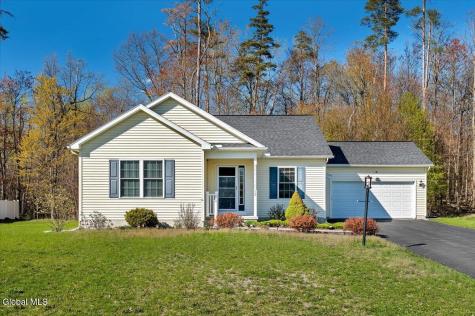 18 Kelly Lane Halfmoon NY 12065