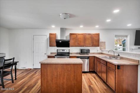 18 Kelly Lane Halfmoon NY 12065