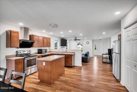 18 Kelly Lane Halfmoon NY 12065