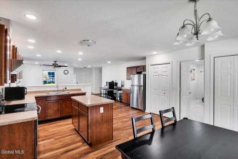 18 Kelly Lane Halfmoon NY 12065