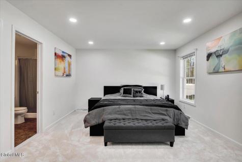 18 Kelly Lane Halfmoon NY 12065