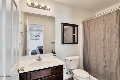18 Kelly Lane Halfmoon NY 12065