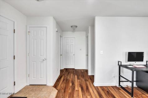 18 Kelly Lane Halfmoon NY 12065