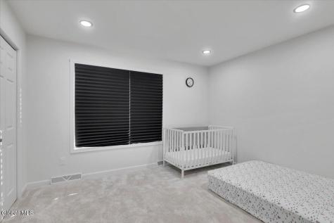 18 Kelly Lane Halfmoon NY 12065