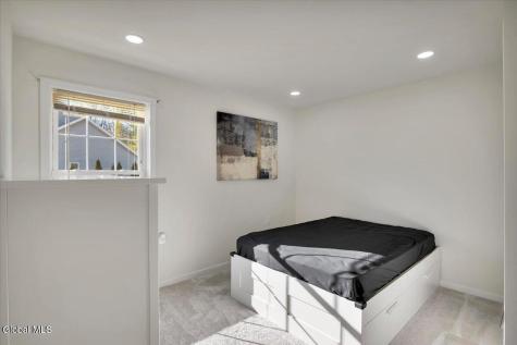18 Kelly Lane Halfmoon NY 12065