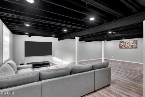 18 Kelly Lane Halfmoon NY 12065