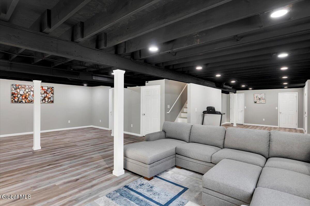 18 Kelly Lane Halfmoon NY 12065
