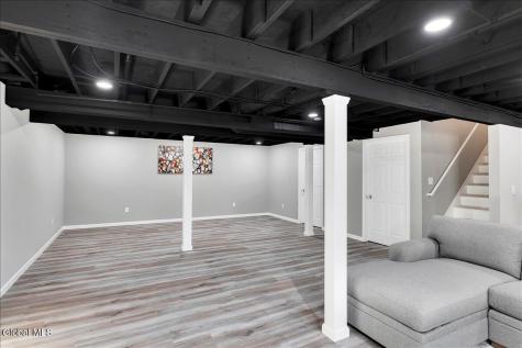 18 Kelly Lane Halfmoon NY 12065