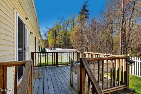 18 Kelly Lane Halfmoon NY 12065