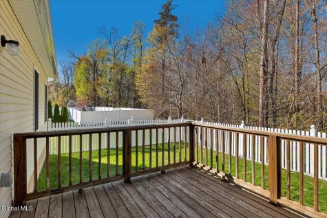 18 Kelly Lane Halfmoon NY 12065