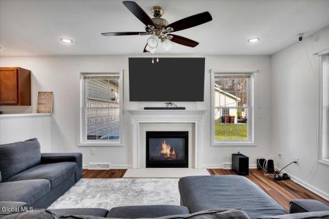 18 Kelly Lane Halfmoon NY 12065
