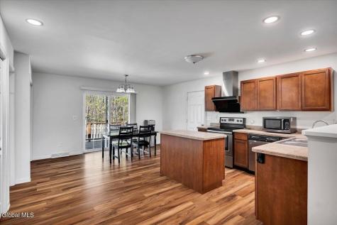 18 Kelly Lane Halfmoon NY 12065