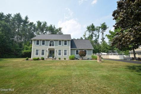 8 Mohawk Trail Queensbury NY 12804