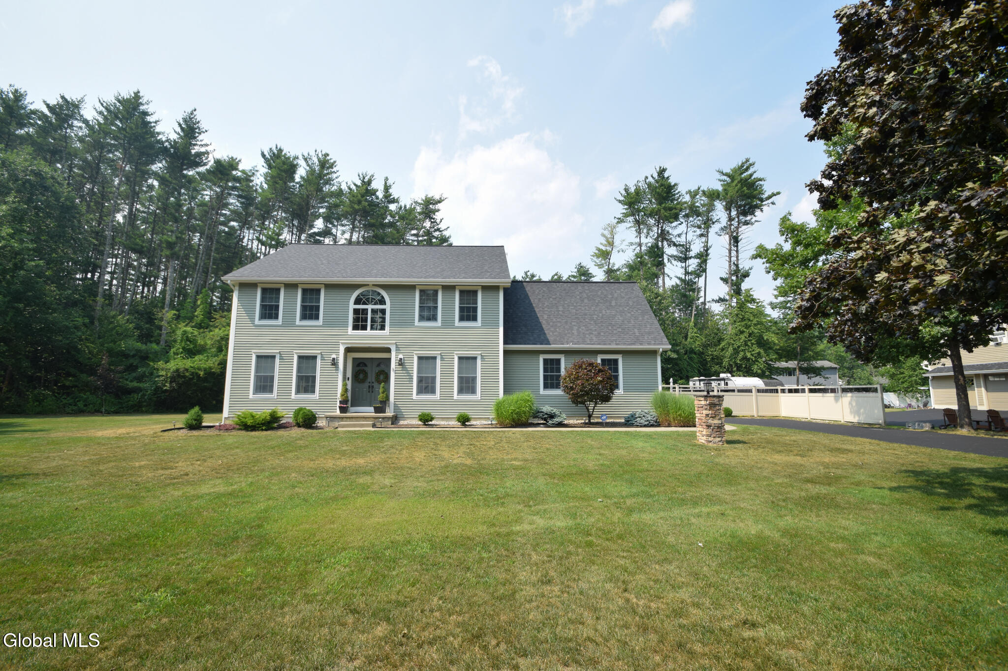 8 Mohawk Trail Queensbury NY 12804