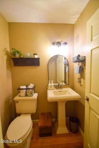 8 Mohawk Trail Queensbury NY 12804