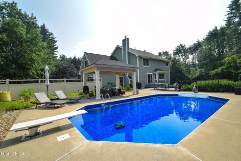 8 Mohawk Trail Queensbury NY 12804